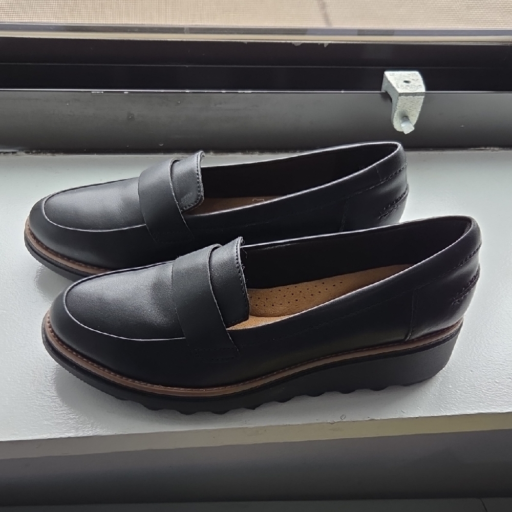 Clarks Sharon Pace Loafers NEW! - Picture 2 of 6